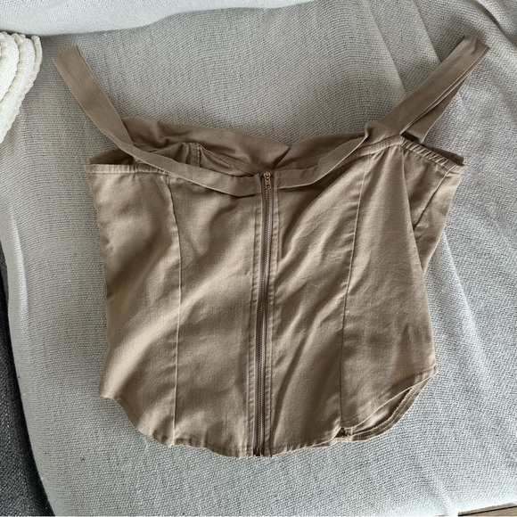 PrettyLittleThing Tan Sleeveless Ruched Bustier Bodysuit - Picture 4 of 4